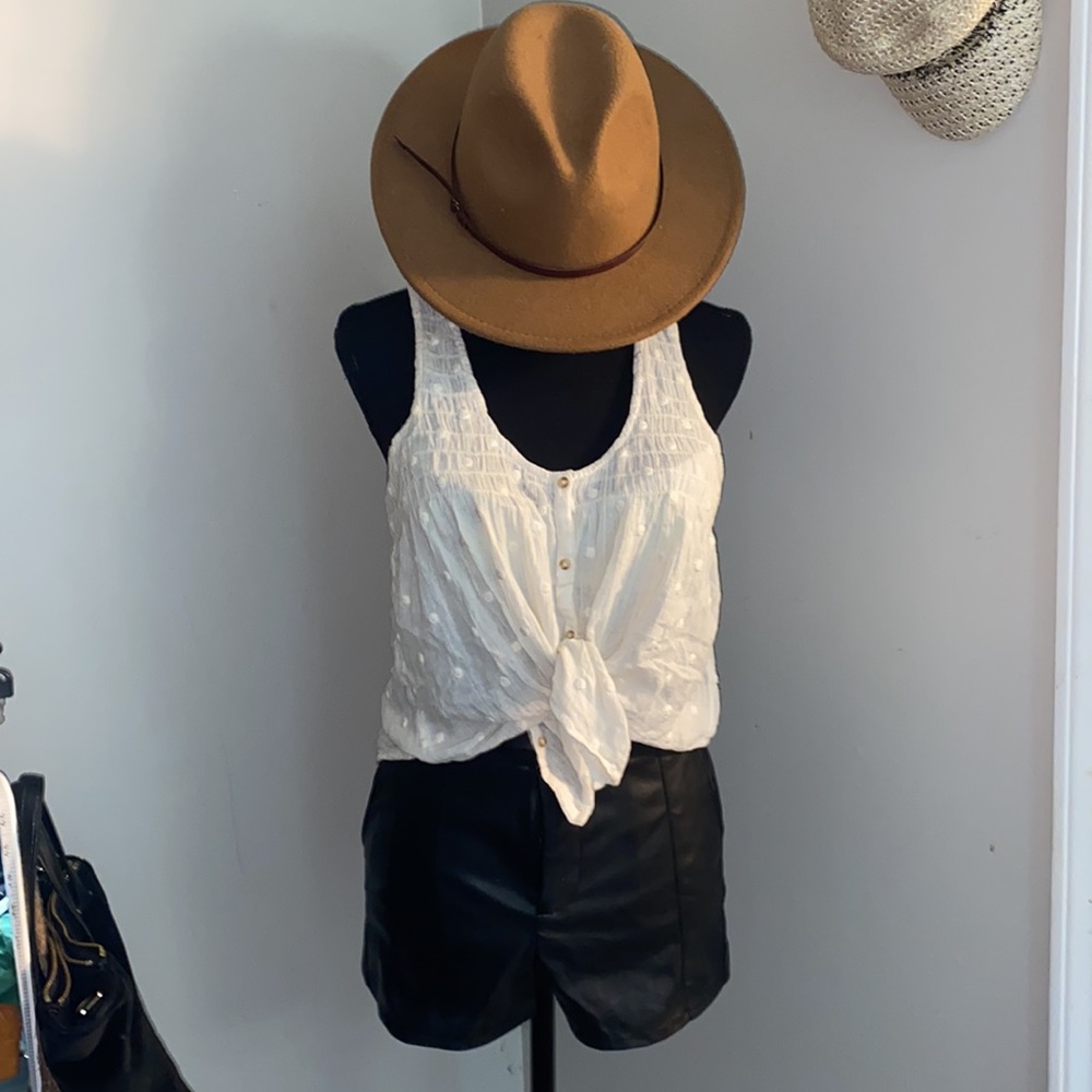 Button Down Racer Back Tank🌻 - Picture 3 of 4